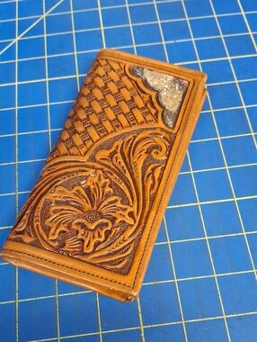 Circle Y Tooled Leather 7" Wallet Preloved